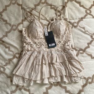 NWT zenana top size med